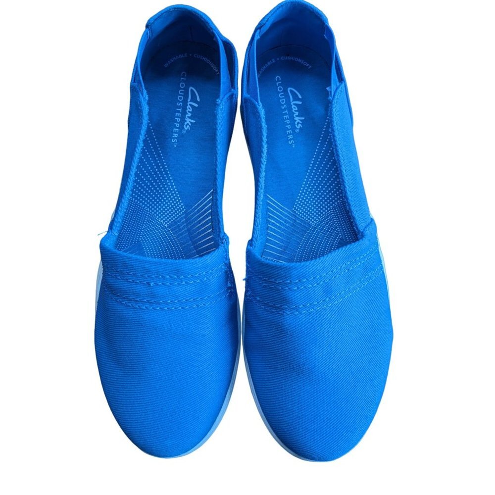 Clarks Womens Cloudsteppers Slip On Shoes Size 10 Wide Blue Cushion Canvas